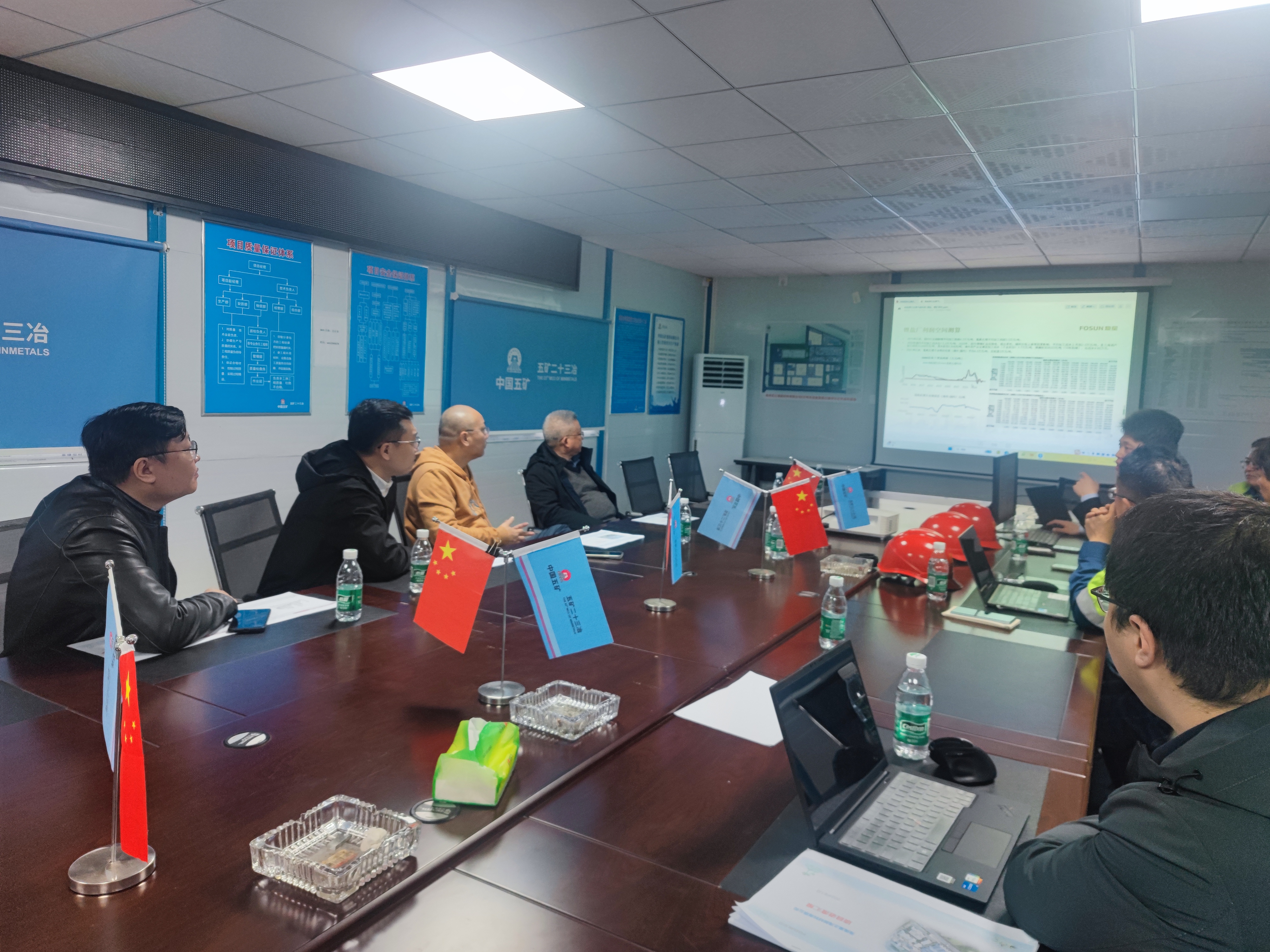 復(fù)星國際執(zhí)行董事龔平現(xiàn)場(chǎng)調(diào)研氫氧化鋰項(xiàng)目