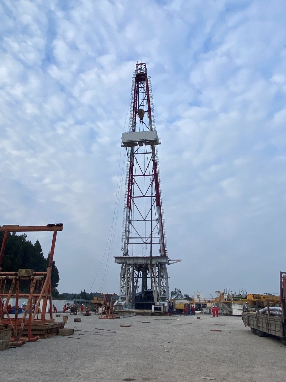 角108井組提前12天開(kāi)鉆  洛克石油八角場(chǎng)項(xiàng)目增產(chǎn)加速